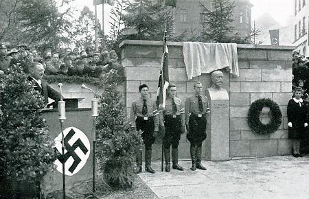 Enthüllung des Behring-Denkmals bei der Behring-Feier der Universität Marburg, 1940
