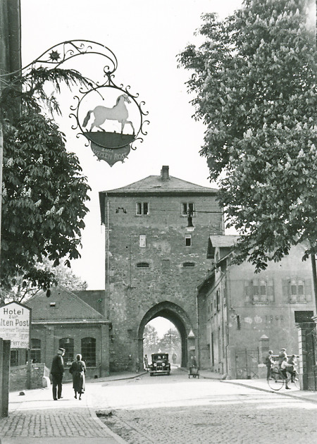 Brückenturm der Lahnbrücke in Limburg, 1936