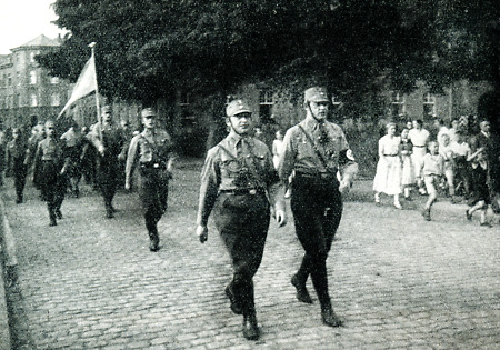 Aufmarsch der Marburger SA nach Aufhebung des Uniformverbots, 1932