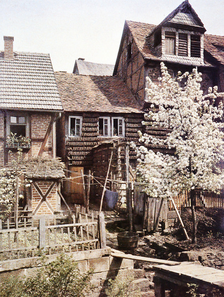Häuser am Rand von Marburg-Weidenhausen, um 1910