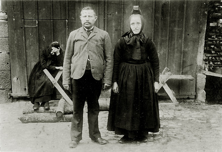 Älteres Ehepaar in Hachborn, um 1920