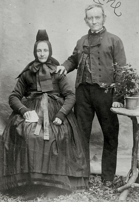 Älteres Ehepaar aus Hachborn, um 1910