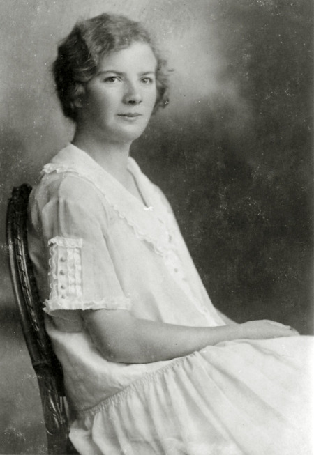 Junge Frau aus Leidenhofen, späte 1920er Jahre