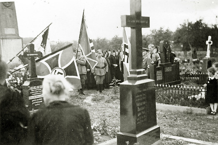 Heldengedenkfeier auf dem Friedhof in Hachborn, 1940-1944