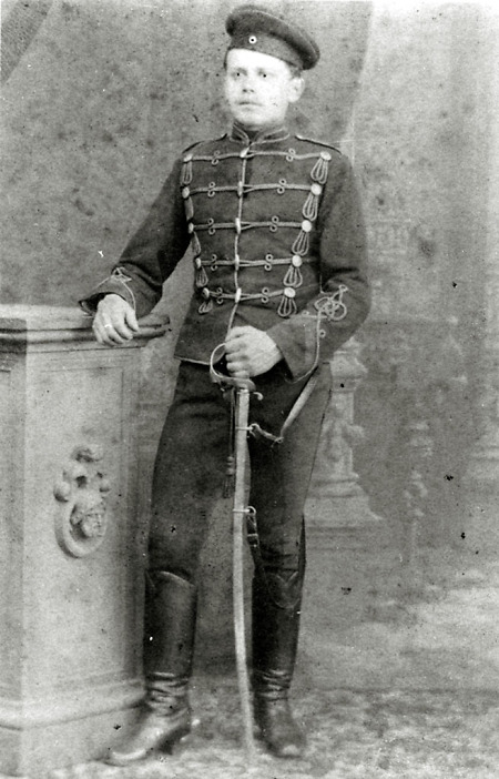 Junger Mann aus Hachborn in der Uniform der gelben Ulanen, um 1900