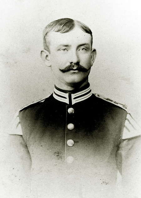 Junger Mann aus Hachborn als Soldat, um 1890?