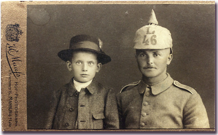 Soldat aus Hachborn mit seinem Sohn, 1914-1918