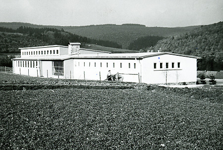 Das neue Schulhaus in Dillbrecht, 1960er Jahre