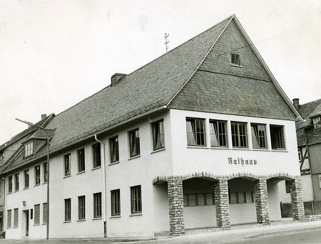 Das neue Rathaus in Frohnhausen, um 1960