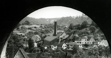 Blick auf Langenaubach mit der neuen Kirche, um 1965