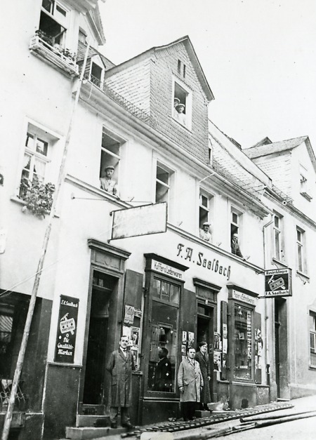 Gemischtwarenhändler Saalbach in Weilburg, 1920er Jahre