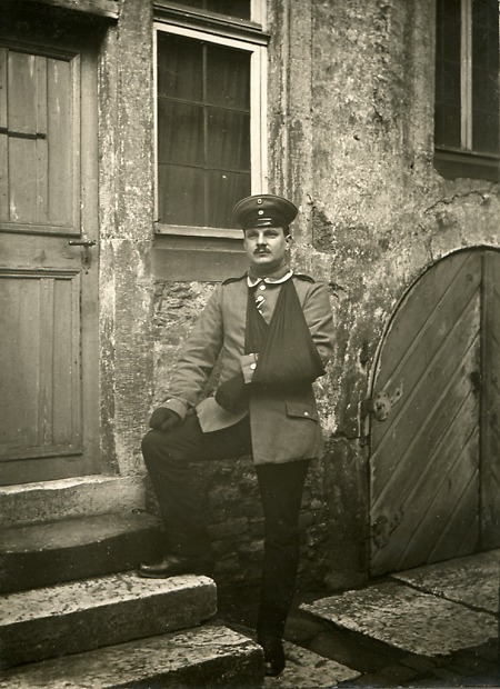 Verwundeter Soldat auf Heimaturlaub, 1914