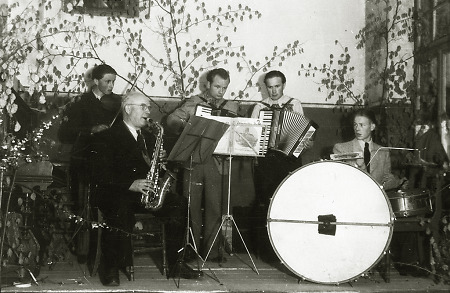 Dörfliche Musikkapelle in Bauerbach, 1950