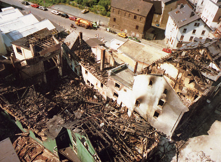 Zerstörte Häuser nach der Brandktastrophe von Herborn, Juli 1987