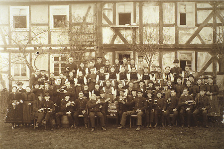 Die Kirmesteilnehmer in Röddenau, 1897