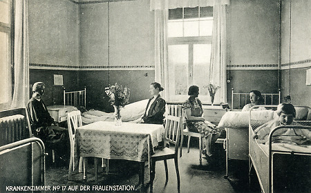 Krankenzimmer auf der Frauenstation im Städtischen Krankenhaus Dillenburg, um 1925