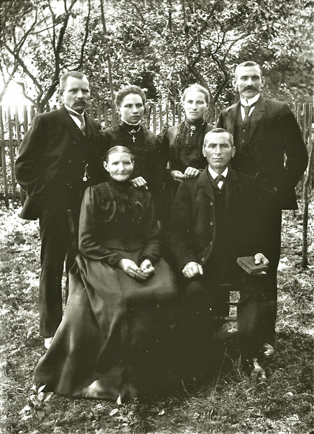 Familie aus Ettingshausen, 1900