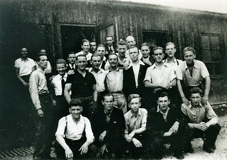 Gruppe niederländischer Zwangsarbeiter in Kassel 1943/44, undatiert