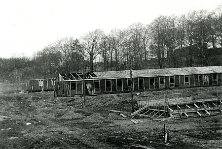 Bau von Zwangsarbeiterbaracken in oder bei Kassel, um 1944