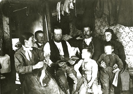 Bild einer Familie aus Ober-Ostern, 1907