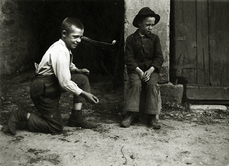 Kinderspiele in Hammelbach, 1907