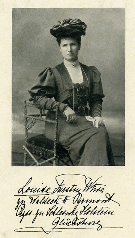 Porträt der verwitweten Fürstin Louise zu Waldeck-Pyrmont, 1893 oder später