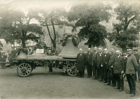 Abtransport der Glocken aus der Stadtkirche in Bad Wildungen, 1917