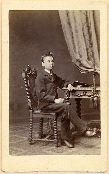 Junger Mann in Arolsen (?), um 1895