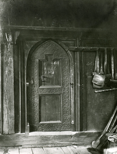Spätgotische Tür im Rathaus von Alsfeld, um 1890