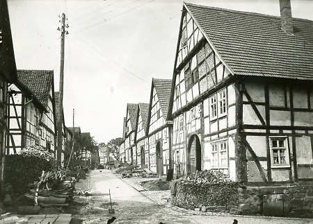 Dorfstraße Lange Straße in Rhoden, um 1920?
