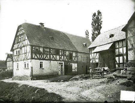 Dreiseitiges Fachwerkgehöft Hauptstraße 54 in Dautphe, vor 1901
