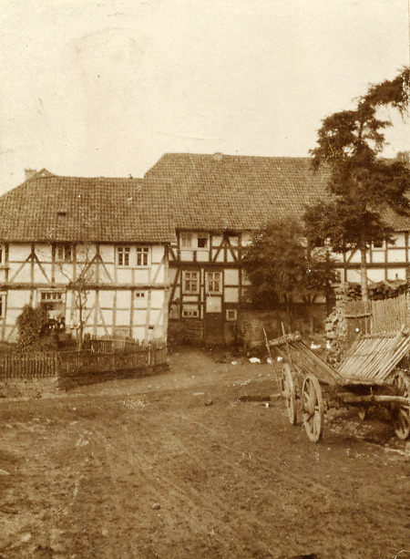 Häuser im Dorf Berich vor der Zerstörung des Dorfes, um 1912