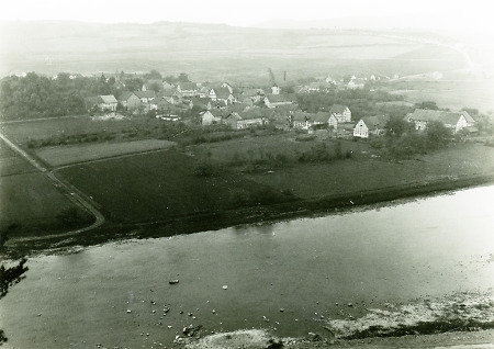 Das Dorf Bringhausen vor der Überflutung durch den Edersee, vor 1914
