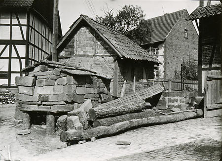 Backhaus und Backofen in Balhorn, um 1935?