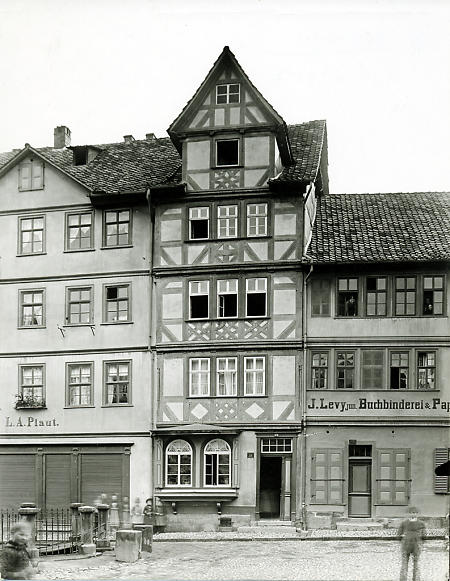 Häuser am Obermarkt Nr. 10-14 in Eschwege, um 1889?