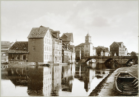 Häuser und Werrabrücke in Eschwege, um 1900