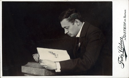 Junger Mann bei der Lektüre, 19. Mai 1902