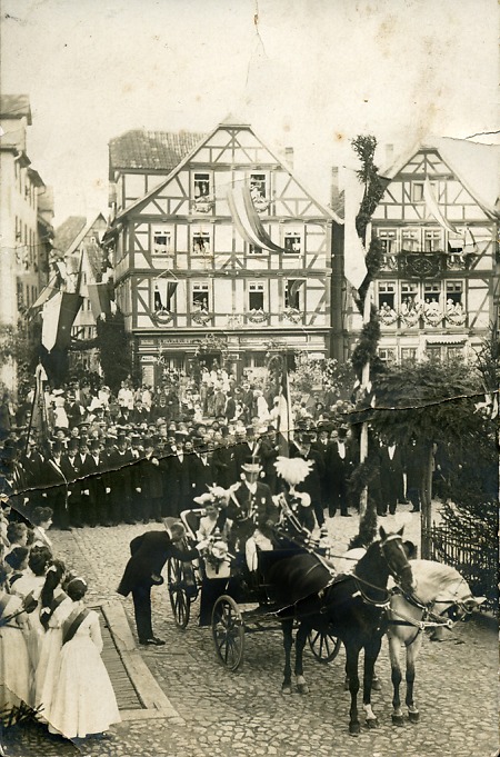 Empfang von Chlodwig v. Hohenlohe-Schillingsfürst ? in Rotenburg auf dem Marktplatz, 1894-1900