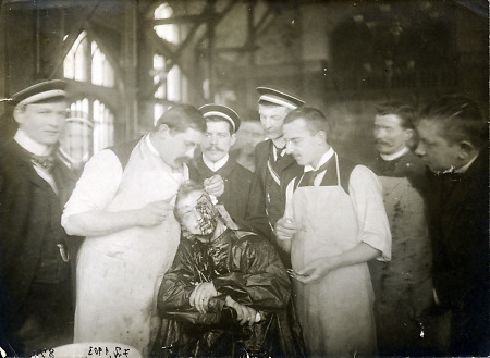 Verwundeter Paukant bei der Landsmannschaft Hasso-Borussia zu Marburg, 1903