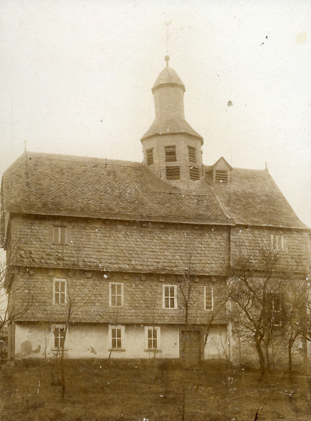 Die alte Kirche in Ernsthausen, um 1900