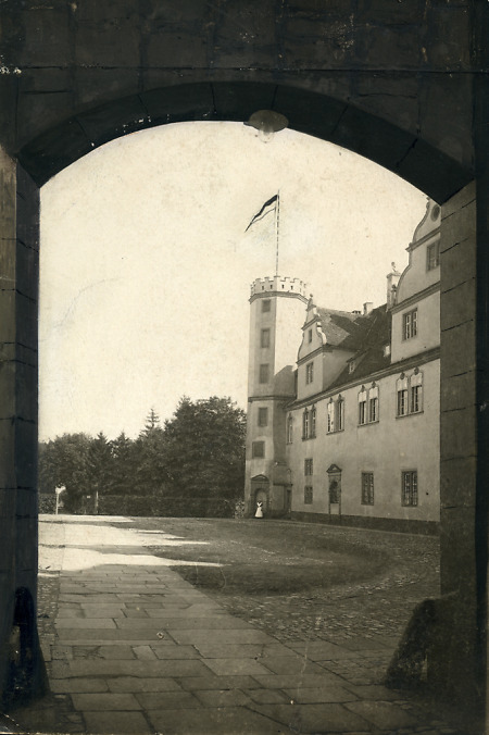 Der Südflügel des landgräflichen Schlosses in Rotenburg, um 1910