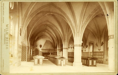 Der Fürstensaal des Marburger Schlosses während der Nutzung durch das Staatsarchiv Marburg, 1884