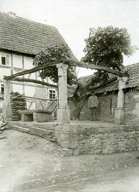 Dorfplatz in Basdorf, undatiert