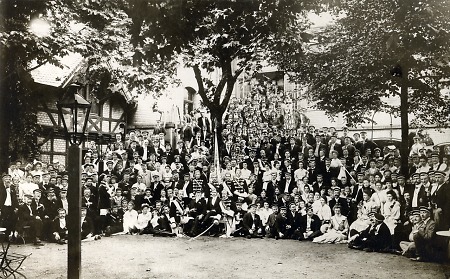 Gruppenfoto der Landsmannschaft Hasso-Borussia zu Marburg, 1. August 1906