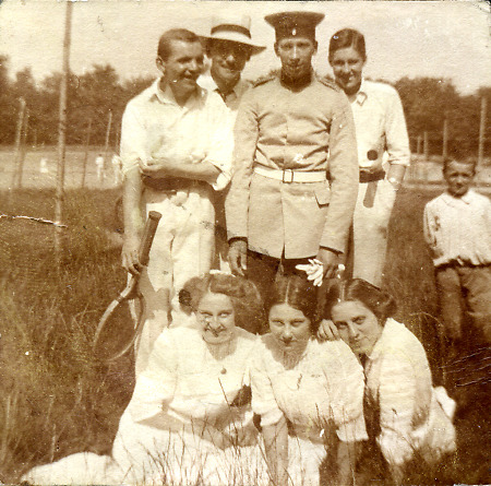 Tennisspieler und Soldat in Marburg, 1911