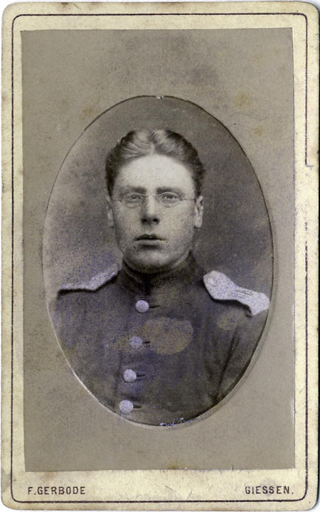 Junger Mann aus Loshausen als Soldat, um 1876-1878