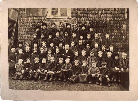 Jungen einer Klasse in Loshausen, um 1880