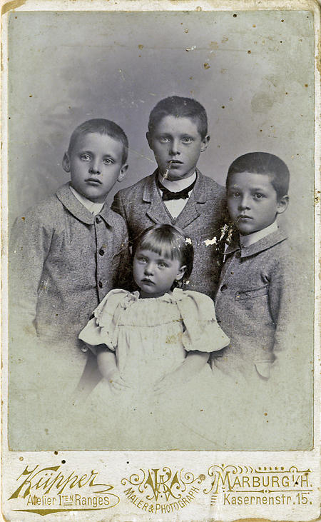 Vier Geschwister aus Marburg, um 1895