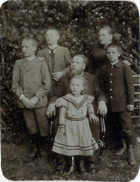Familie in Marburg, um 1900