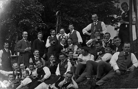 Fasspartie einer Marburger Burschenschaft, 16. Juni 1914